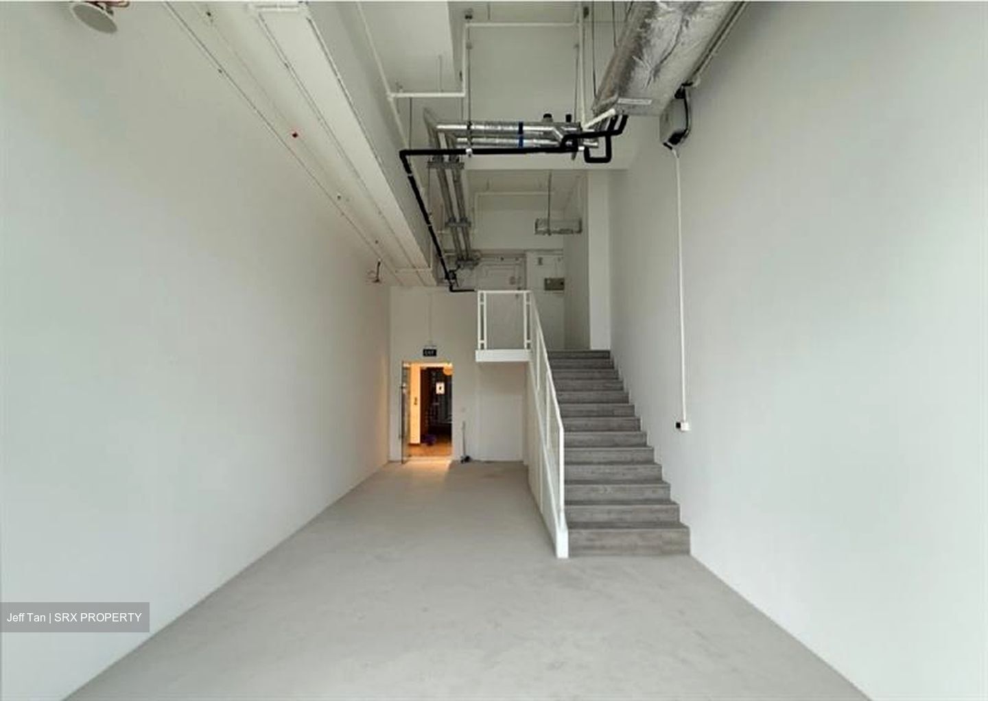 Woods Square (D25), Office #585036921